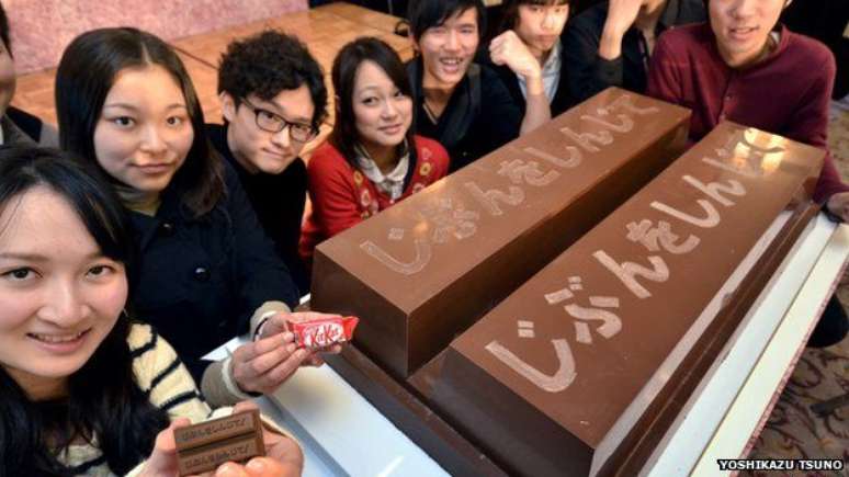 A pronúncia do japonês para o chocolate, 'kitto katto', se assemelha ao som da expressão 'certamente vencedor'