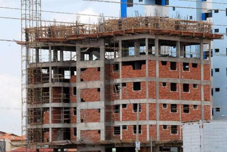 Custo da construção civil acumula alta de preços de 6,55% em 12 meses      