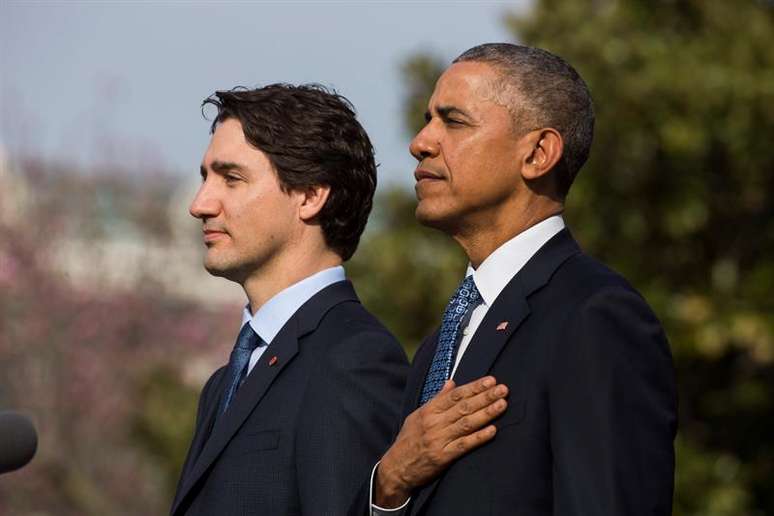 Primeiro-ministro do Canadá, Justin Trudeau, e o presidente dos EUA, Barack Obama, durante a cerimônia de boas-vindas na Casa Branca.