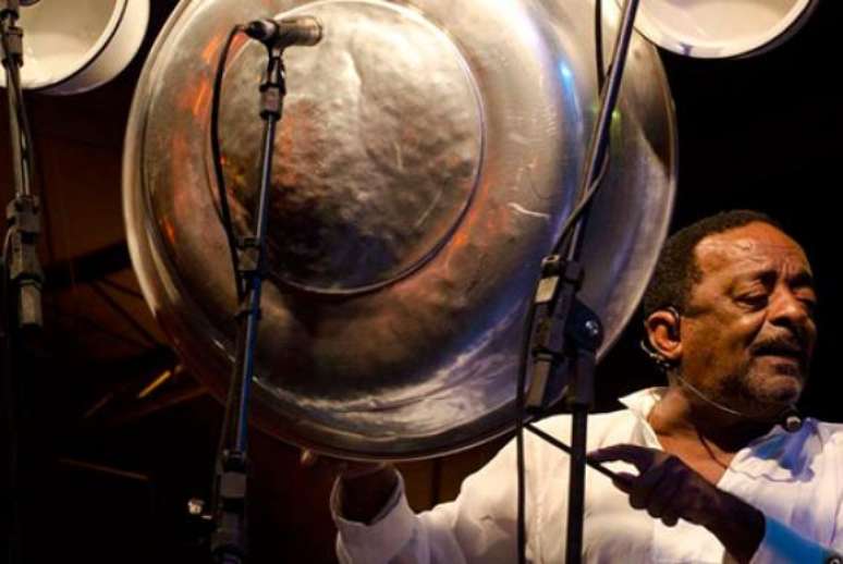 O percussionista Naná Vasconcelos morreu na última segunda-feira, após sete meses de luta contra um câncer de pulmão