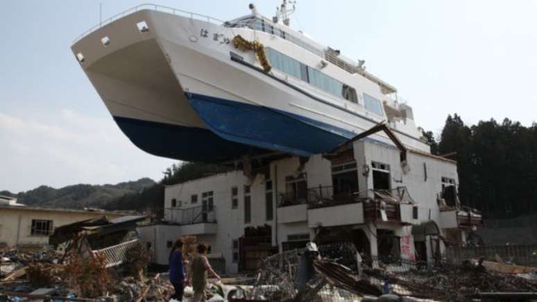 Fotógrafo Shinpei Kikuchi registrou a destruição causada pelo tsunami em Kamaishi, no Japão 