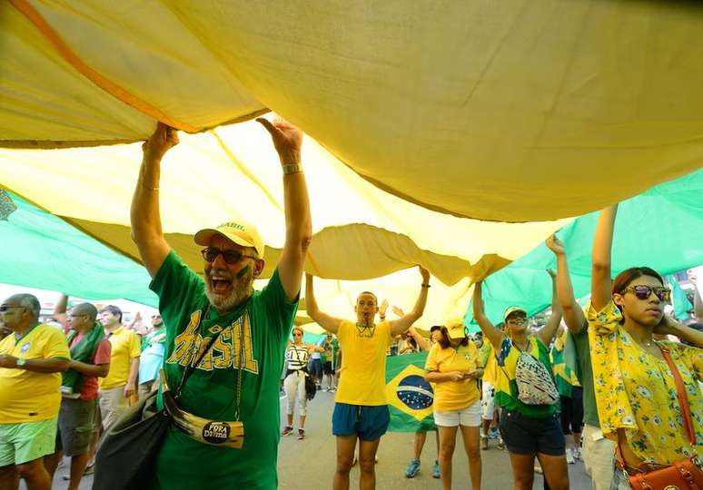 Manifestação em Copacabana contra a corrupção e pela saída da presidenta Dilma Rousseff