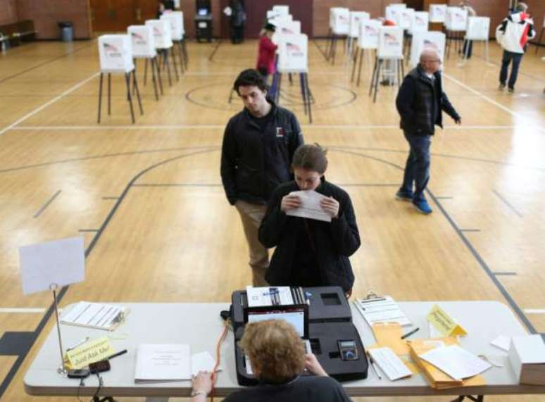 Americanos foram &agrave;s urnas para definir quem querem como candidatos &agrave; Presid&ecirc;ncia