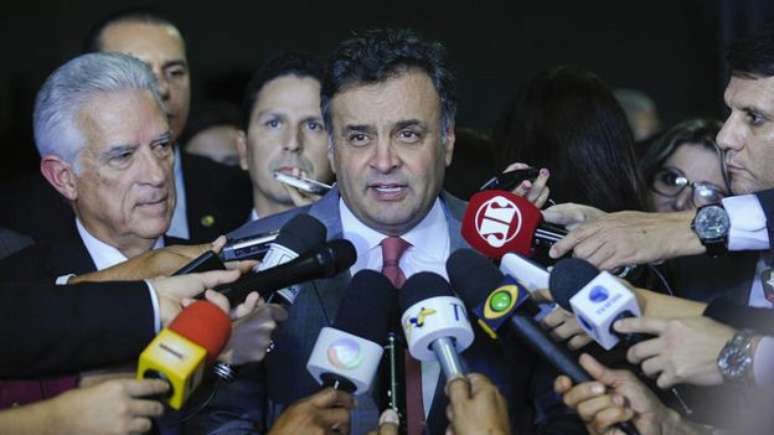 Aécio Neves (PSDB) negou todas as acusações feitas pelo senador petista 
