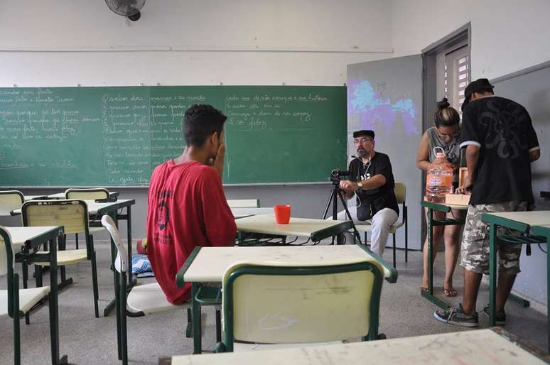 Carlos Pronzato entrevista secundarista de S&atilde;o Paulo