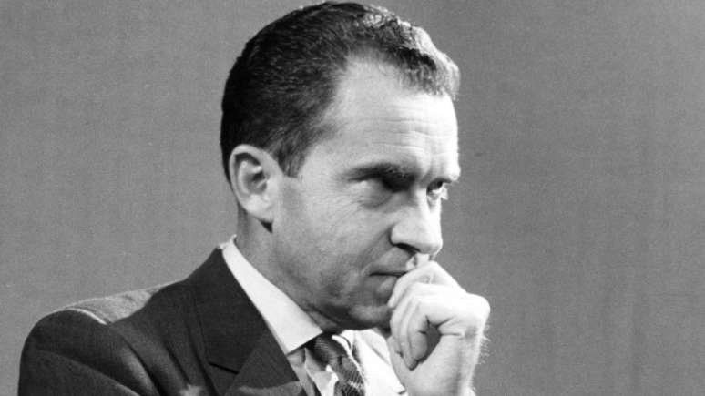 Esc&acirc;ndalo de Nixon envolveu espionagem de rival