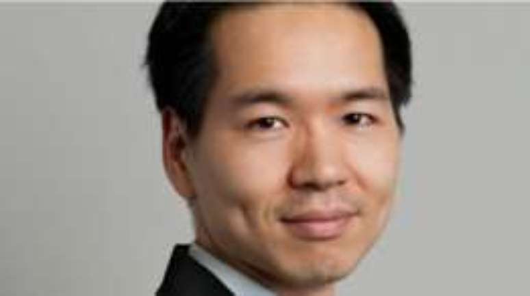 Diretor de fundo de investimento observa desempenho de memes