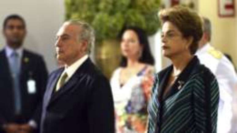 Parlamentares querem levar a plenário propostas de referendo para que a população decida sobre o afastamento ou não da presidente Dilma Rousseff e de seu vice, Michel Temer