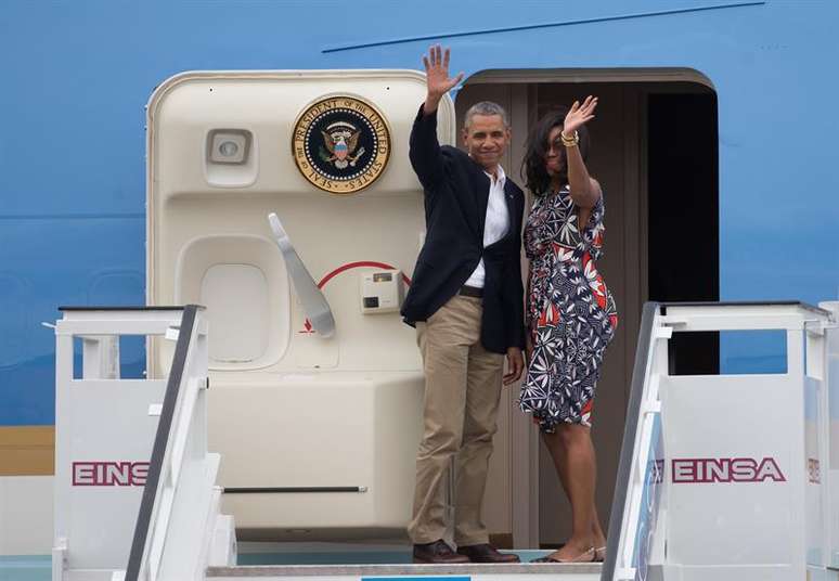 Barack Obama e Michelle Obama se despedem de Cuba