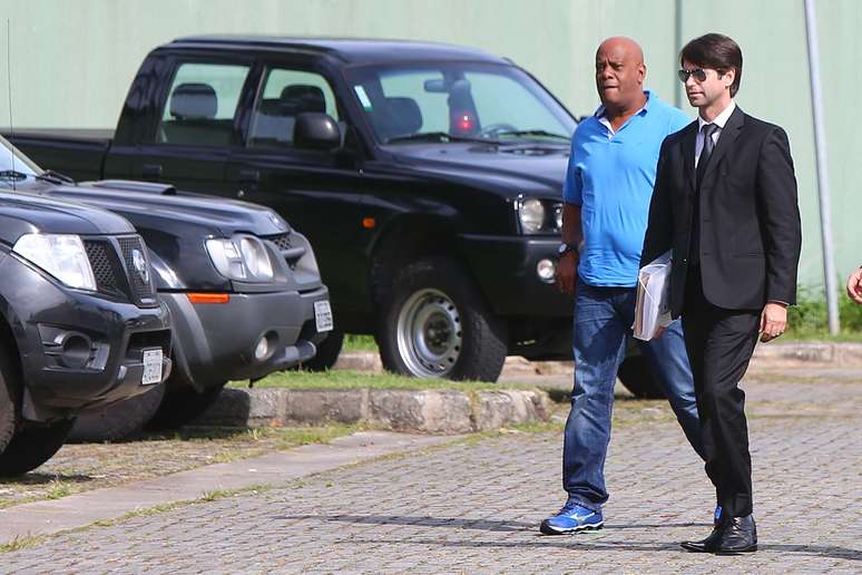 Andre Luiz de Oliveira, conhecido como André Negão, vice-presidente do Corinthians, chega para depor na sede da Polícia Federal, em São Paulo (SP).