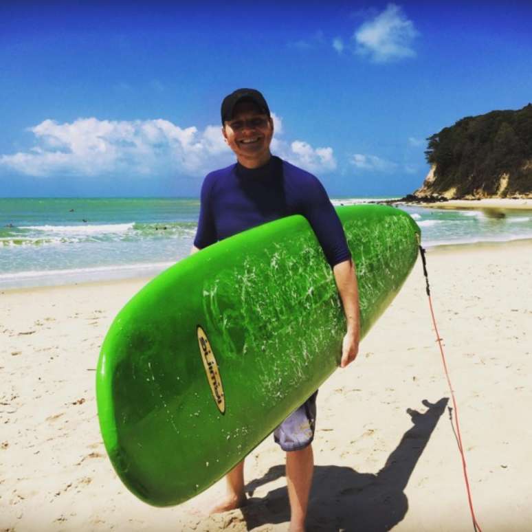 Em outubro de 2015, Teló aproveitou o feriado de 12 de outubro para pegar uma praia com a esposa e praticar um pouco de surfe