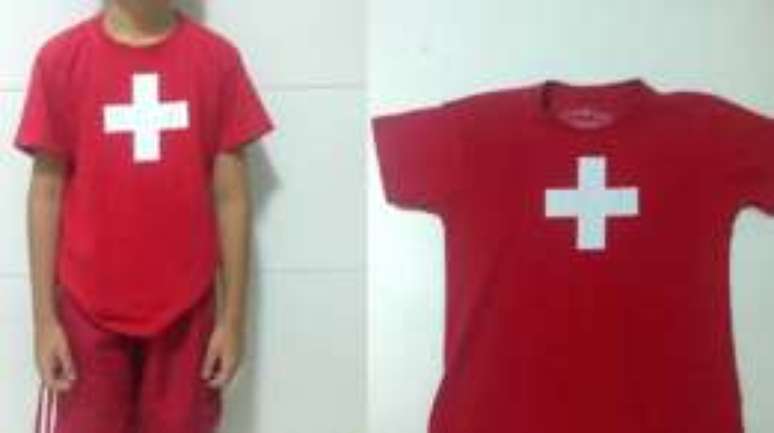 Menino de 8 anos foi hostilizado na escola de inglês por estar usando camiseta com bandeira da Suíça
