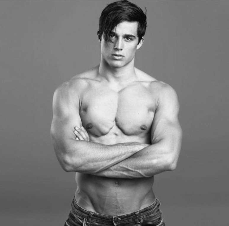 PhD em mecânica, Pietro Boselli trocou as aulas na Universidade de Londres pelo trabalho como modelo