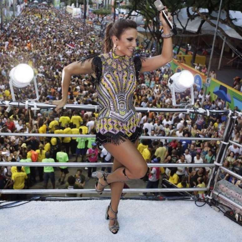 O figurino de Ivete para o Carnaval 2016 teve Guerreira como tema e foi inspirado em desenhos corporais tribais