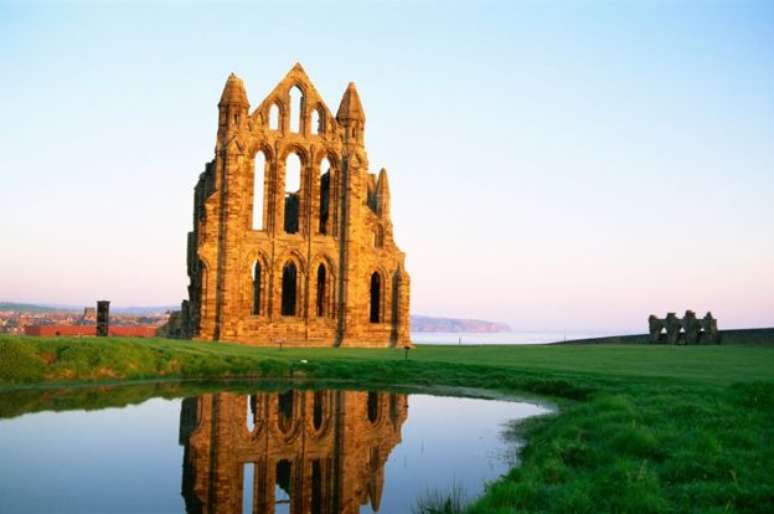 A abadia de Whitby em Yorkshire, onde a igreja da Inglaterra decidiu seguir a tradição romana na celebração da Páscoa