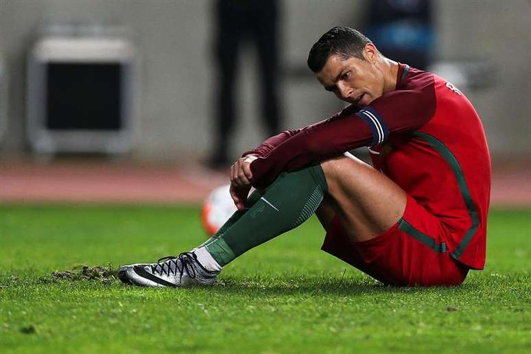 Cristiano Ronaldo lamenta p&ecirc;nalti perdido em amistoso entre Portugal e Bulg&aacute;ria