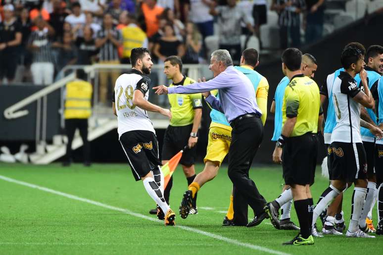 Felipe, jogador do Corinthians, comemora seu gol durante partida contra o Ituano, valida pela decima segunda rodada do Campeonato Paulista