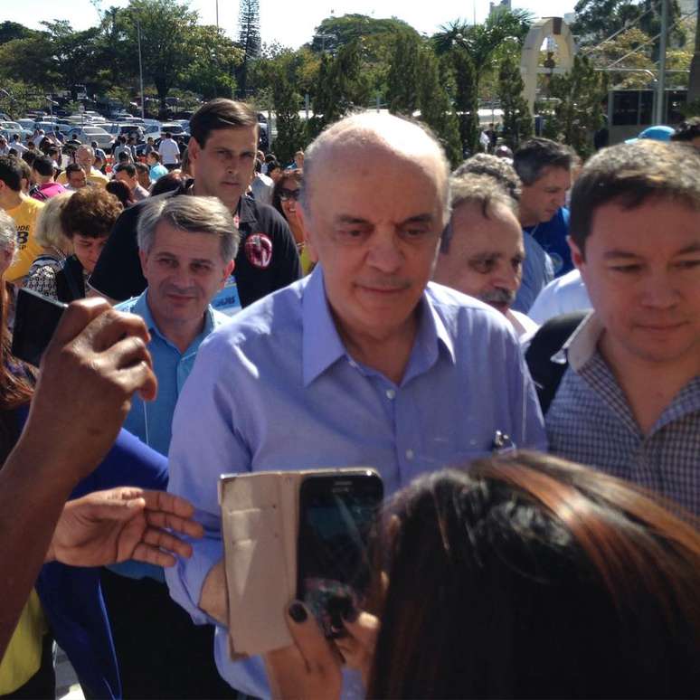 Serra acusou política externa do PT de ser partidária 