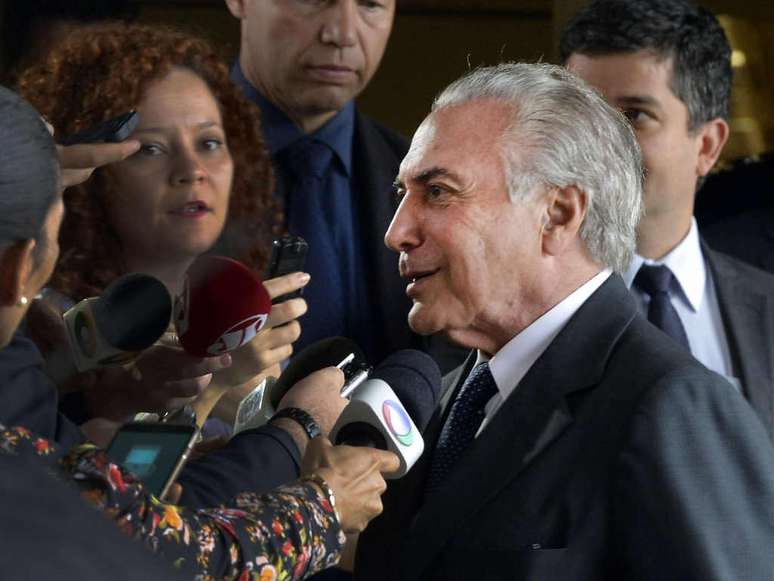 De acordo com o jornal, essa foi a primeira vez que Lula conseguiu se reunir com Temer desde que o partido decidiu pela saída oficial do governo