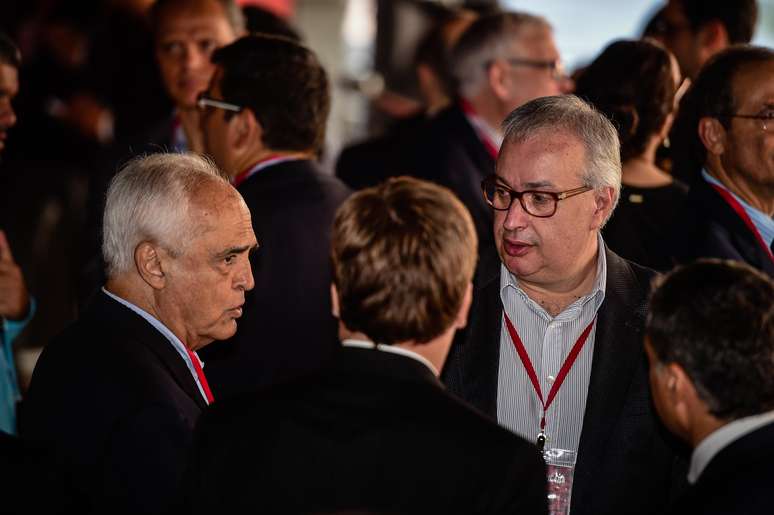 Leco e Roberto de Andrade durante reunião da Liga Sul-Americana no Morumbi