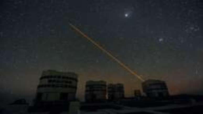 Feixes de laser serviriam para confundir os alienígenas, dizem os astrônomos.