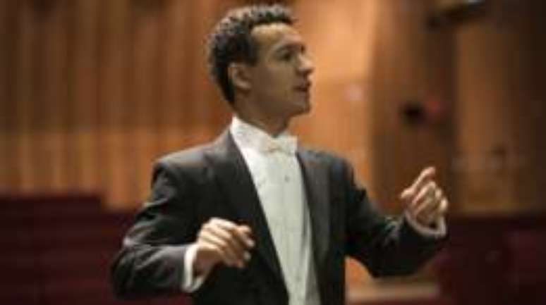 Luiz Guilherme de Godoy, 28, é mestre de capela do coral Meninos cantores de Viena