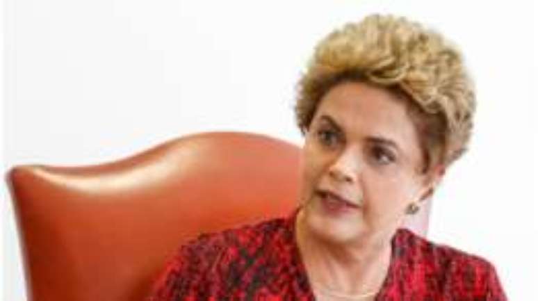 Para Naim, queda de Dilma é o mais provável, mas não vai resolver a crise brasileira