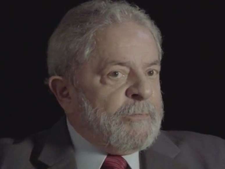 "Congresso poderia se respeitar, levando em conta que não existem condições políticas de fazer julgamento da Dilma tal como eles estão fazendo", afirmou Lula