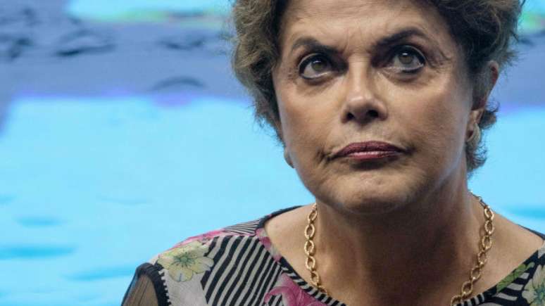 Decisão do partido de Celso Russomano enfraquece base da presidente Dilma