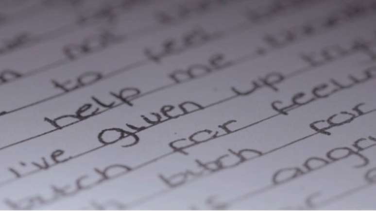 Di&aacute;rio revela que Sara era obcecada por suic&iacute;dio