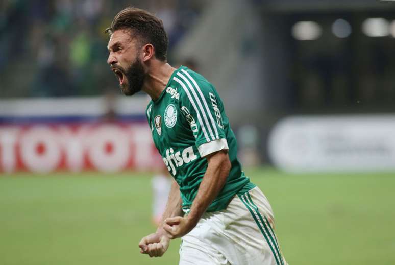 Allione parabeniza time e torcida, enquanto Alecsandro culpa derrota para o Nacional pela eliminação na fase de grupos da Libertadores da América