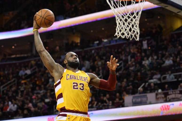  Lebron James, do Cleveland Cavaliers, em partida de abril de 2016 contra o Atlanta Hawks