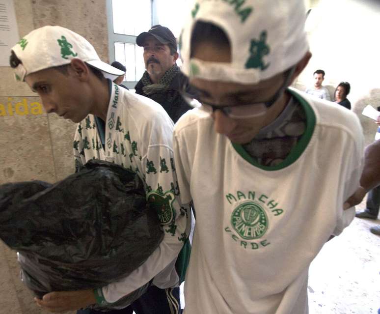 Integrantes de torcida organizada do Palmeiras também foram presos na ação