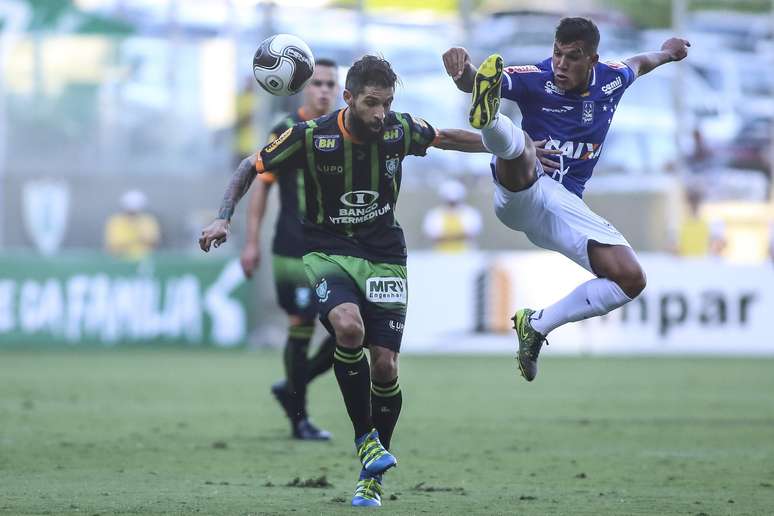 Lucas Romero, jogador do Cruzeiro, durante a primeira partida contra o América-MG, válida pela semifinal do Campeonato Mineiro 2016