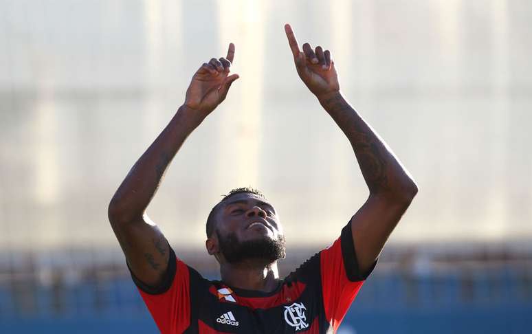 Rubro-Negro venceu o Bangu, por 3 a 0, neste domingo, no Moacyrzão, em Macaé