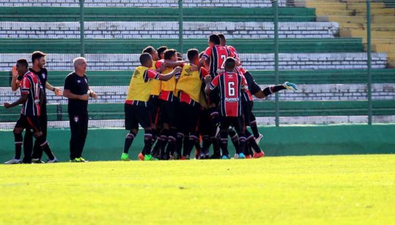 Com zagueiros em tarde inspirada, Tricolor do Norte fez 3 a 1 e faturou título. Equipes voltam a se enfrentar pela decisão do Estadual