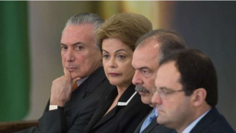 Na vice-presidência da República, insatisfação com papel &#034;decorativo&#034; e &#034;absoluta desconfiança&#034; de Dilma