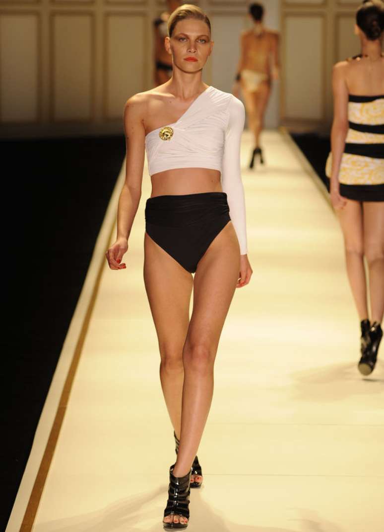 Aline Weber no desfile para a Cia. Marítima durante o segundo dia do SPFW Primavera - Verão 2010