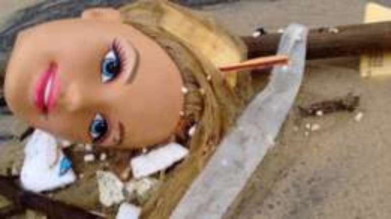 Lixo se acumula na areia (Foto: ONG Salvemos S&atilde;o Conrado)