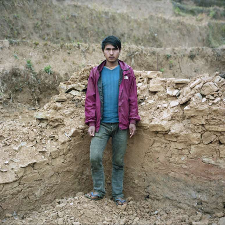 Manoj Rana, de 20 anos, estava em Katmandu na hora do terremoto. Ele voltou para casa, no pequeno vilarejo rural onde cresceu.