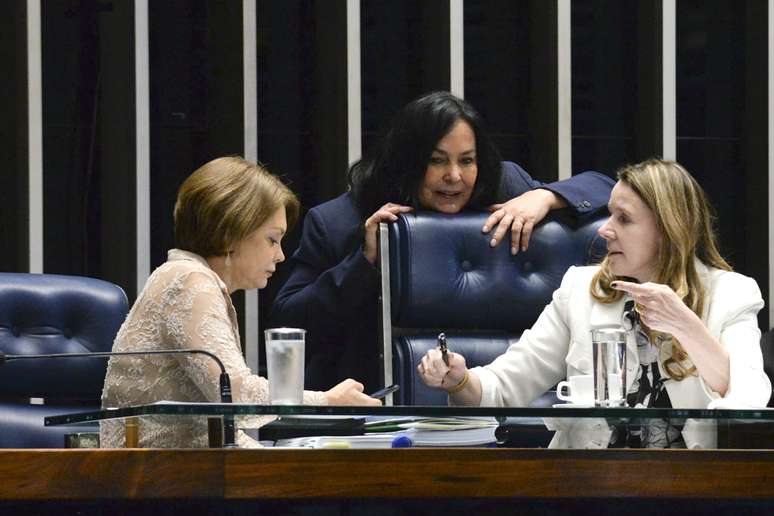 Já na comissão, amanhã (26), serão eleitos o presidente e o relator. Segundo o Regimento Interno do Senado, caberá ao presidente da comissão indicar o relator. 