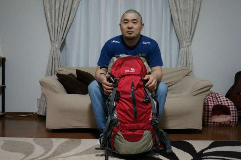 Rodrigo Sumikawa tem uma mochila preparada para uma emergência