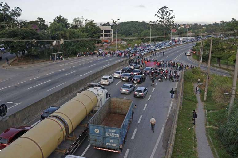 A Rodovia Raposo Tavares também ficou fechada 