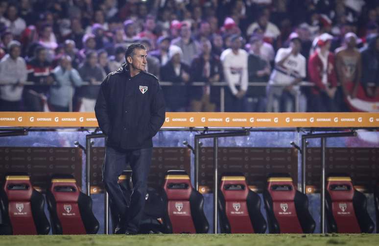 Treinador argentino adota cautela mesmo tendo de fazer resultado largo contra o Atlético Nacional (COL) em Medellín. Na quarta, decide uma vaga na final da Libertadores