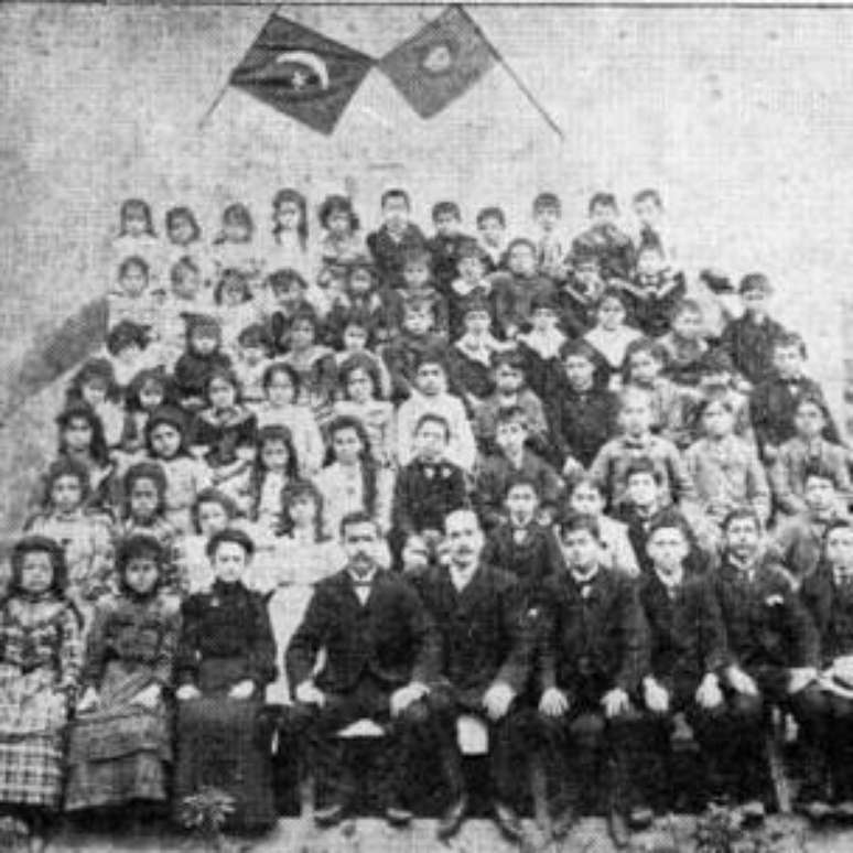 Colégio Libanês de São Paulo em 1900; árabes investiram na educação dos filhos