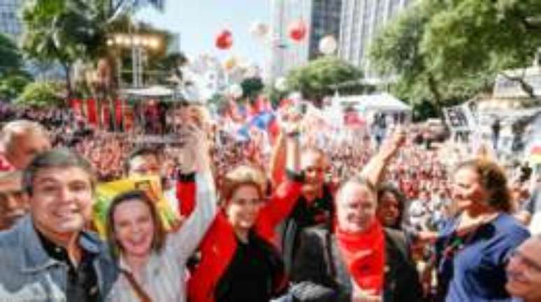 Dilma compareceu ao evento organizado pelas centrais sindicais neste domingo em comemoração pelo Dia do Trabalho