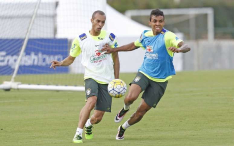 Miranda - Formado na base do Coritiba. Hoje joga na Inter de Milão (ITA)