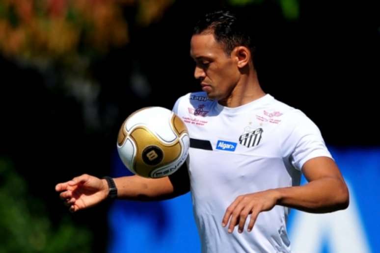 Ricardo Oliveira - Formado na base da Portuguesa. Hoje joga no Santos