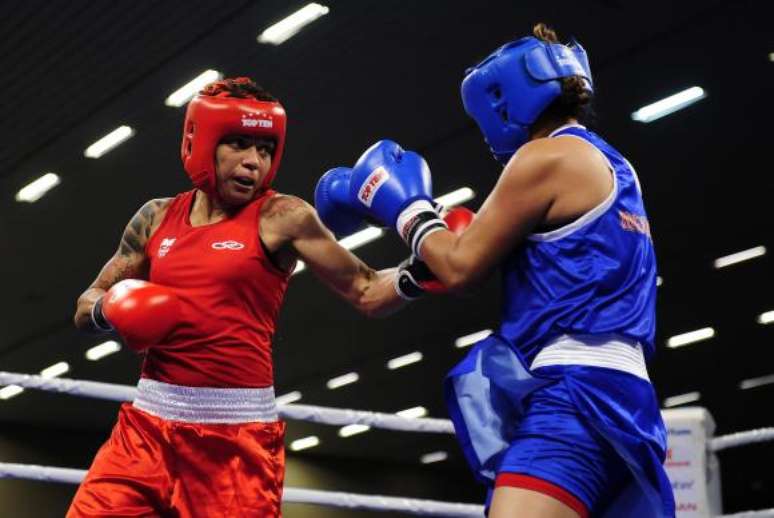 Adriana Araújo (esquerda) é a única mulher brasileira medalhista olímpica no boxe 