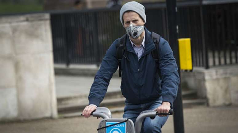 Mesmo inalando polui&ccedil;&atilde;o durante o trajeto de bicicleta em uma grande cidade como Londres, uma pessoa ainda ter&aacute; mais benef&iacute;cios para a sa&uacute;de, segundo pesquisadores